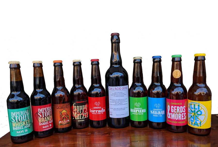 Desde junio de 2009 elaboramos nuestras propias cervezas: las cervezas Aurum (Ale), Suau (Ale), Tostada (tostada) , Moreneta (porter), Hoppy Marzen (lager), MandarIPA (IPA), Gerds & Mores (Berliner weize), Imperial Stout Brandy, Imperial Stout Whisky (stout), Picapoll (Fruit beer), Llimoneta (Summer Ale) y Citra (IPA).